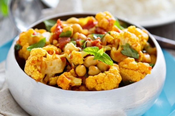 Spicy Curried Cauliflower and Chickpeas